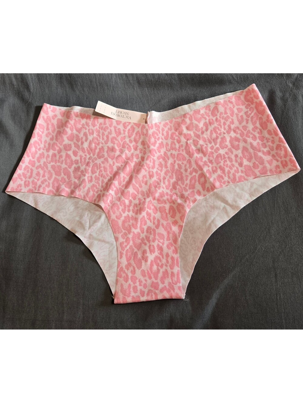 Victoria’s Secret Pink Leopard Seamless Cheeky Panty Size M NWT